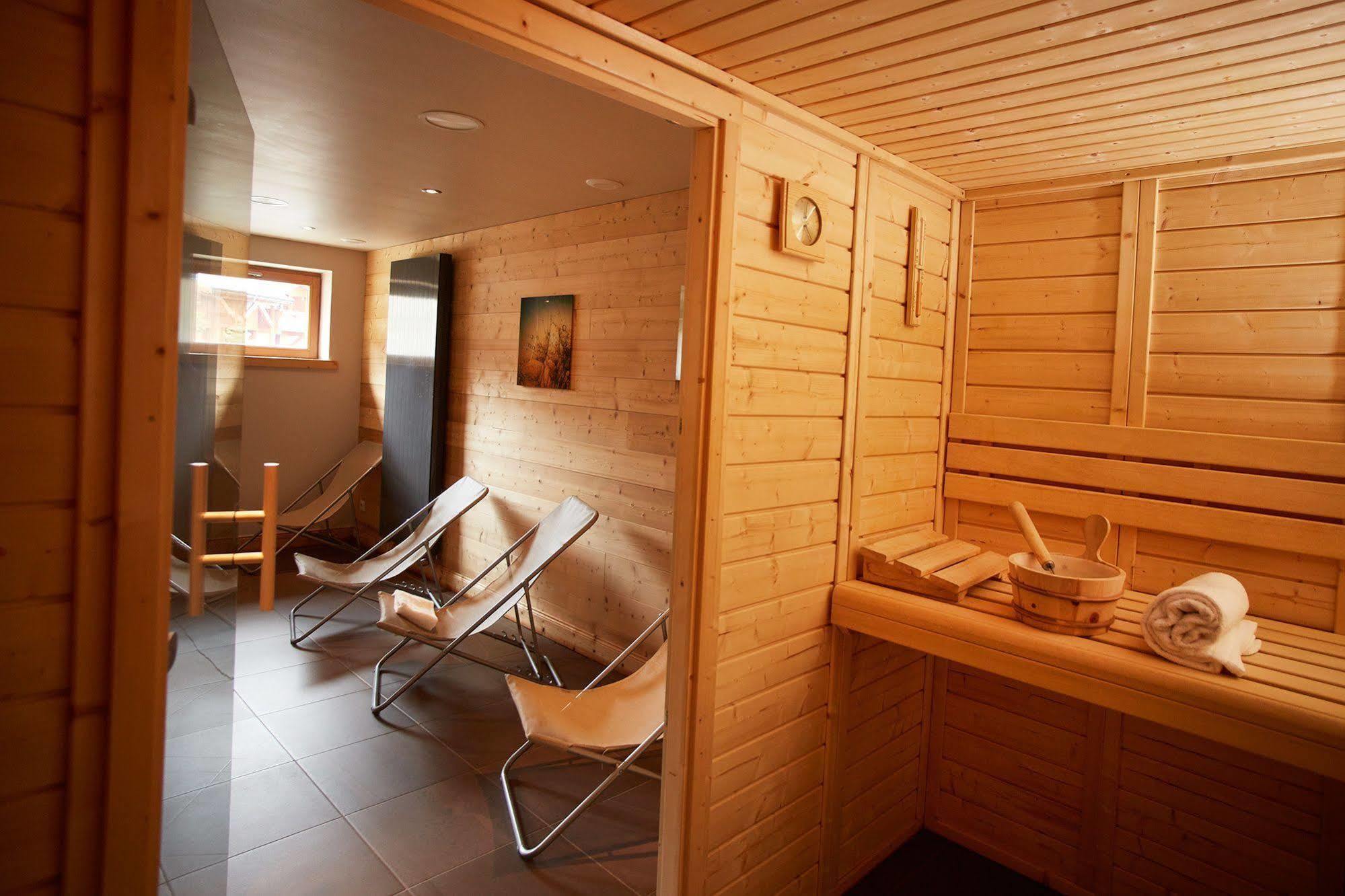 Cgh Residences & Spas Les Chalets Du Soleil Authentiques แซ็ง-มาร์แต็ง-เดอ-แบลวีย์ ภายนอก รูปภาพ